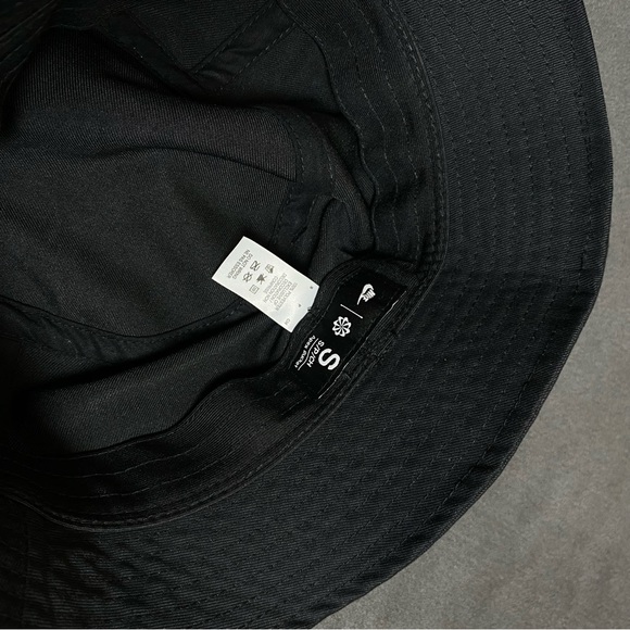 Billabong Charcoal Bucket Hat with Logo - Picture 6 of 8